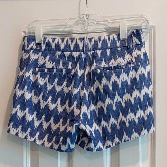 J. Crew Blue/White Ikat Zig Zag Shorts Women's Size 00 - Picture 2 of 9